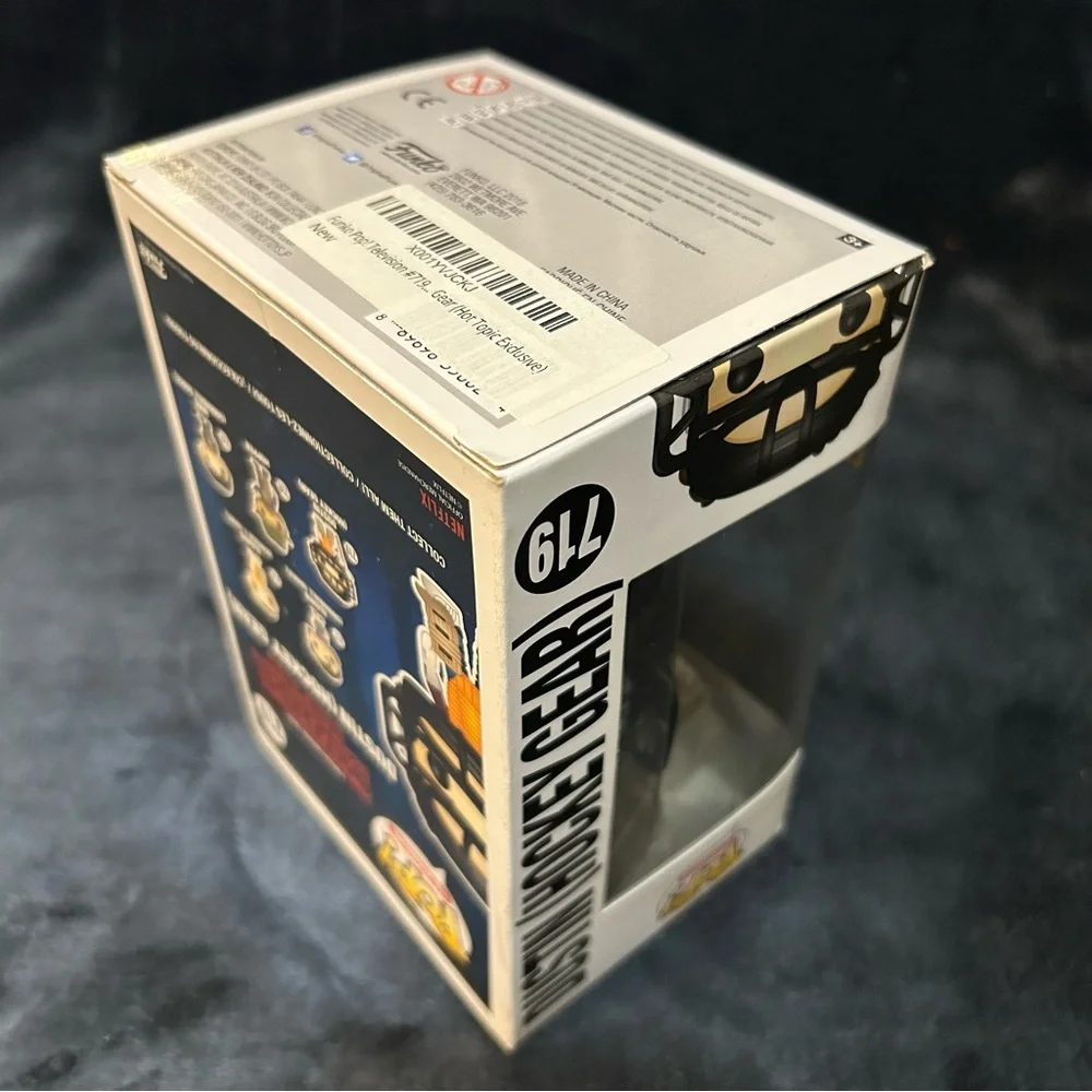 Funko Pop! - Stranger Things 719 - Dustin (Hockey Gear) - Hot Topic Exclusive - Picture 8 of 8